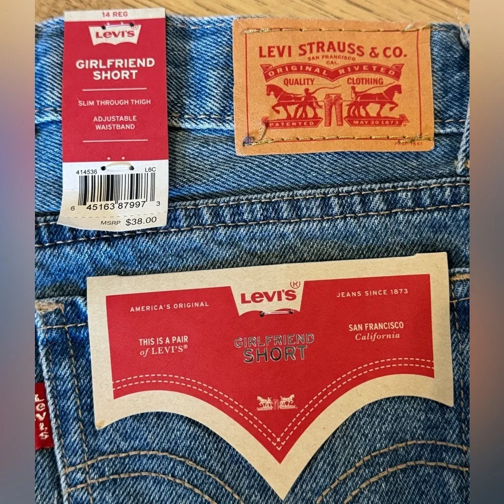 Levi’s Girls Girlfriend Denim Shorts Cuffed Adjustable Waist Size 14 NWT